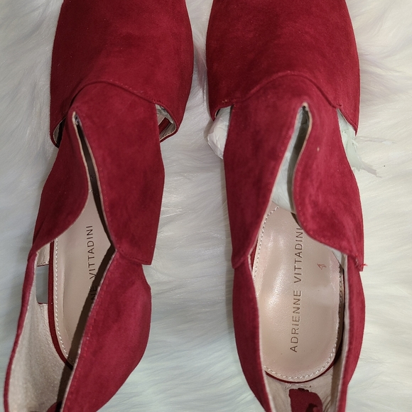 Woman Heels - Picture 3 of 8